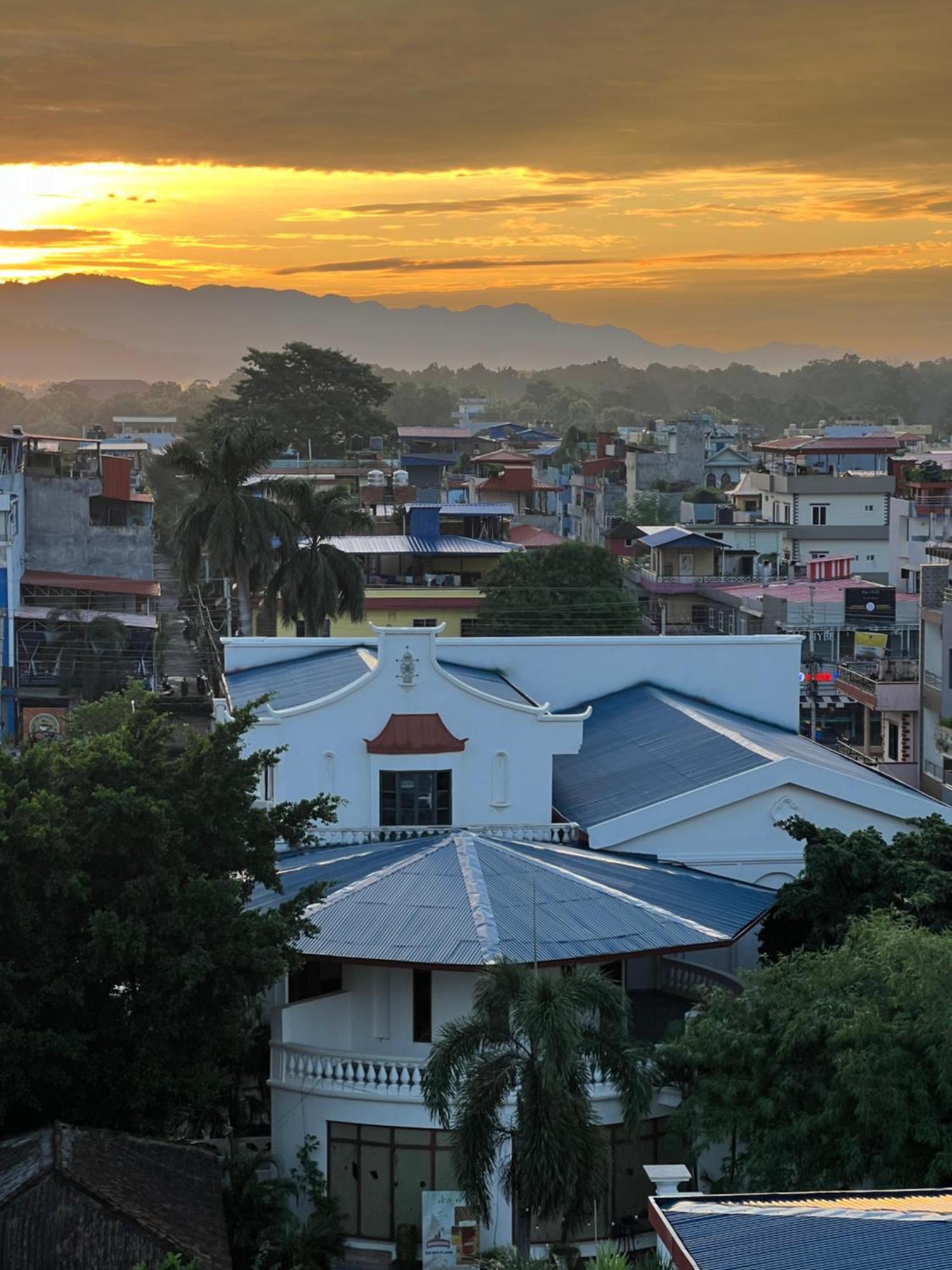 Club Denovo Hotel Butwal Ngoại thất bức ảnh