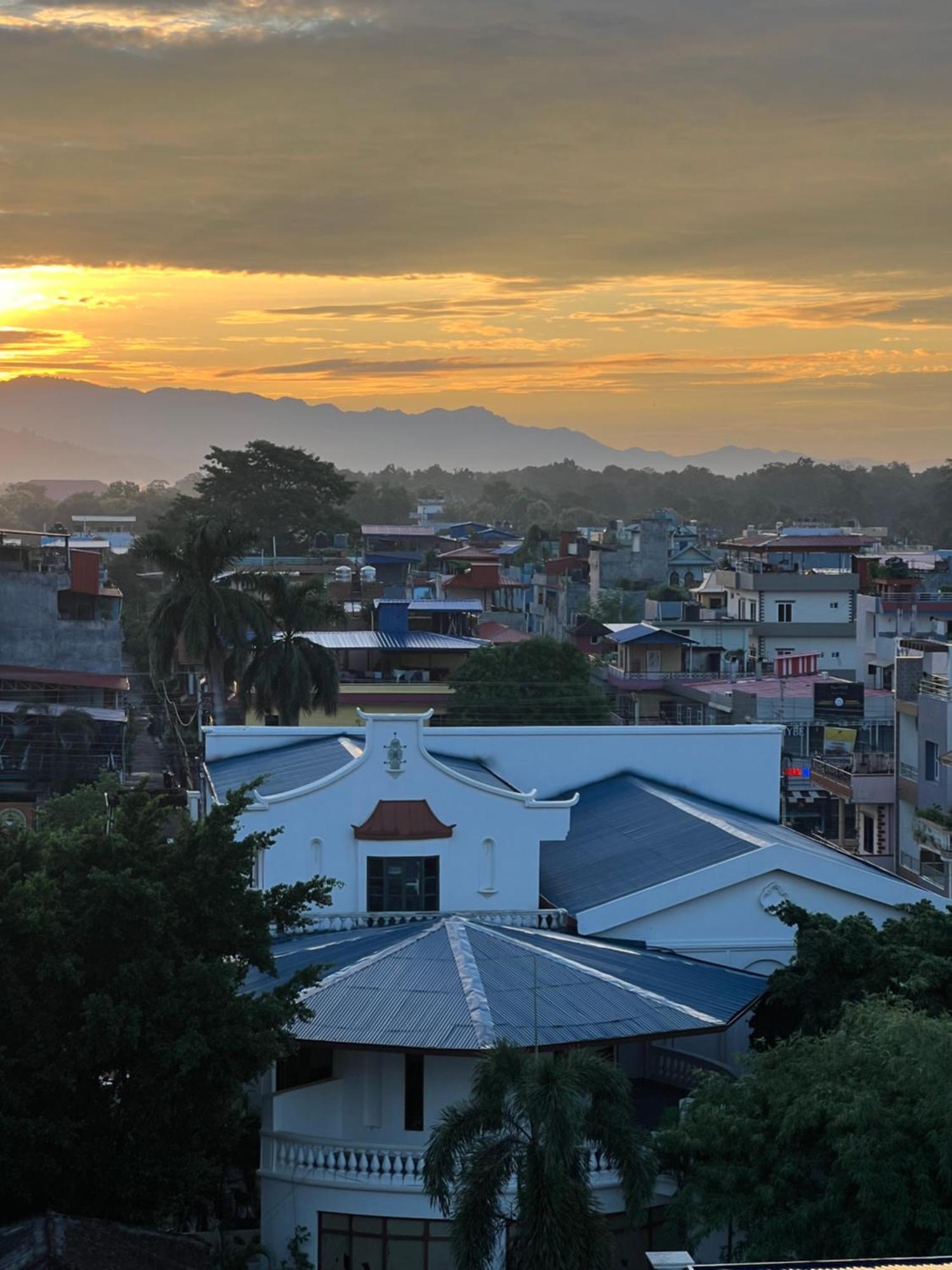 Club Denovo Hotel Butwal Ngoại thất bức ảnh