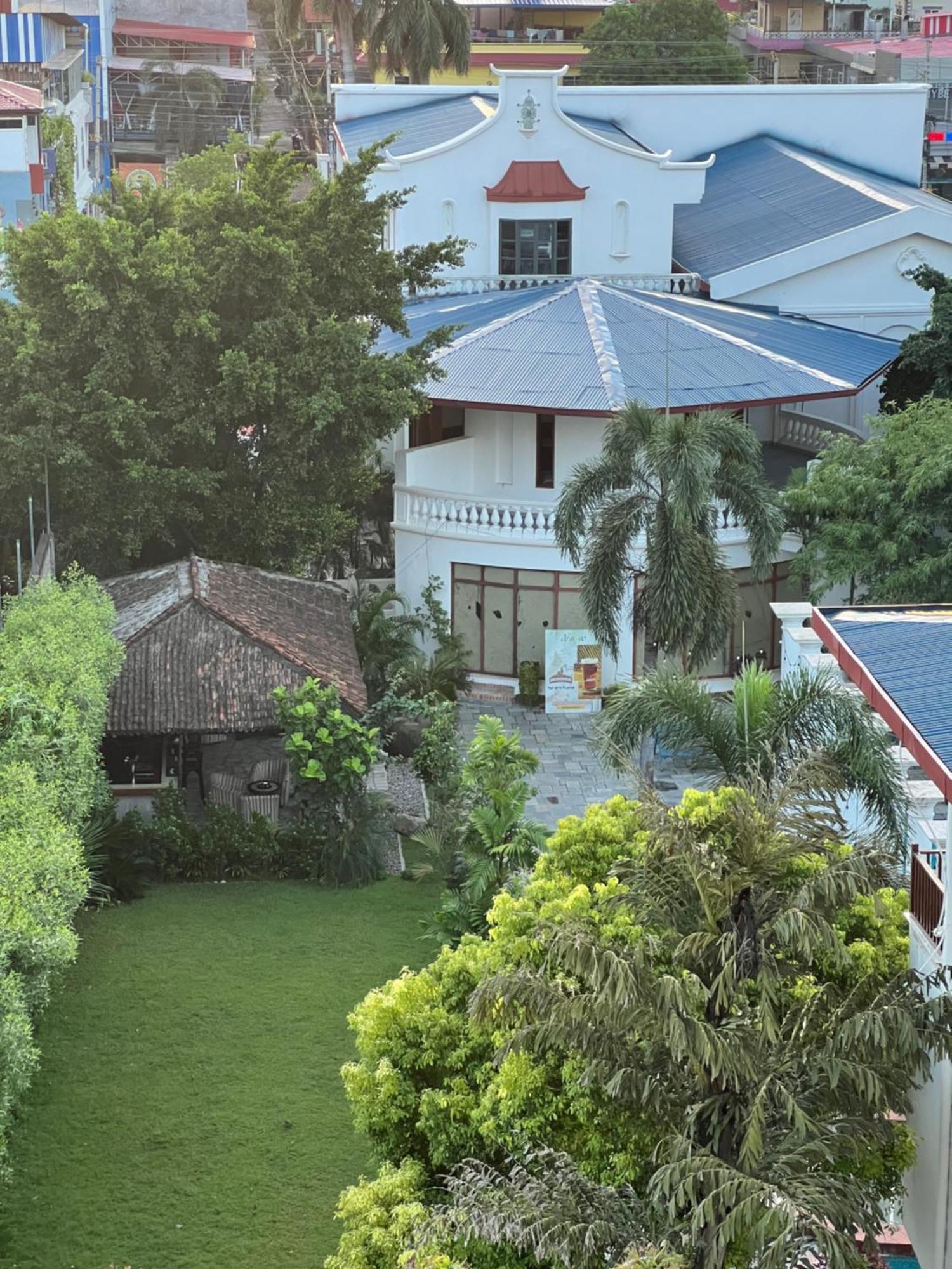 Club Denovo Hotel Butwal Ngoại thất bức ảnh