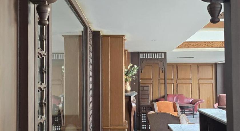 Club Denovo Hotel Butwal Ngoại thất bức ảnh