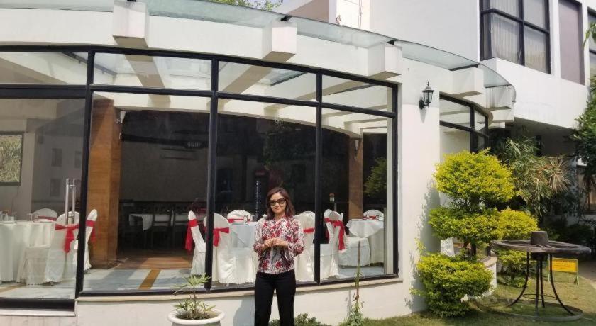 Club Denovo Hotel Butwal Ngoại thất bức ảnh