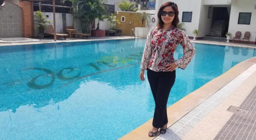 Club Denovo Hotel Butwal Ngoại thất bức ảnh