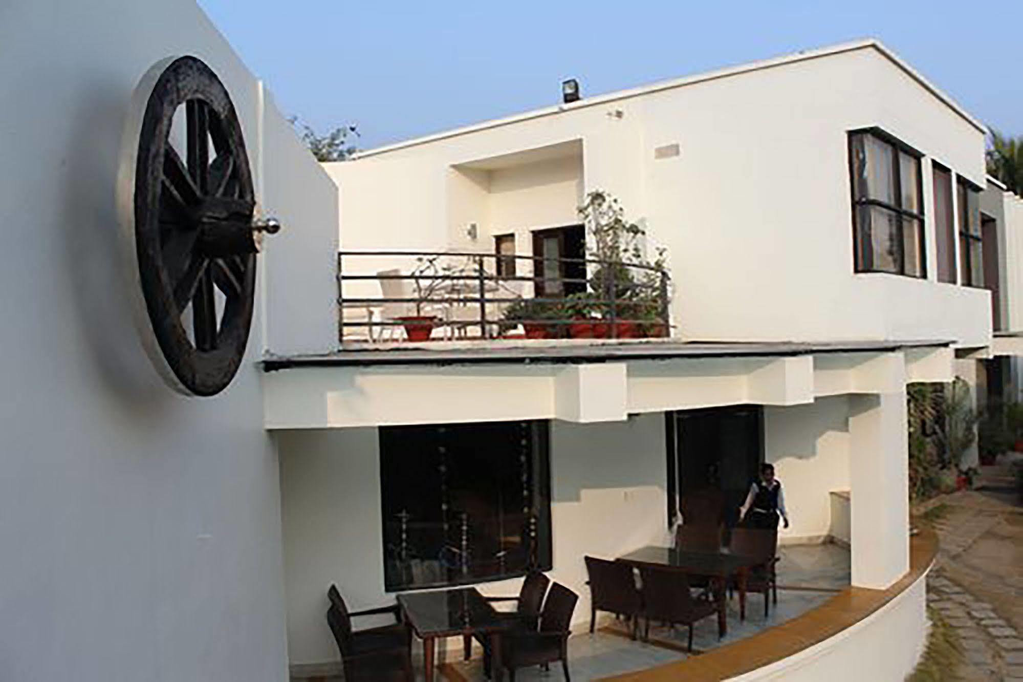 Club Denovo Hotel Butwal Ngoại thất bức ảnh